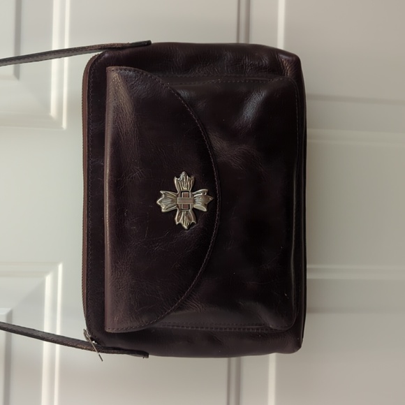 Patricia Nash Handbags - Patricia Nash Avellino Crossbody in the color,  Smoke